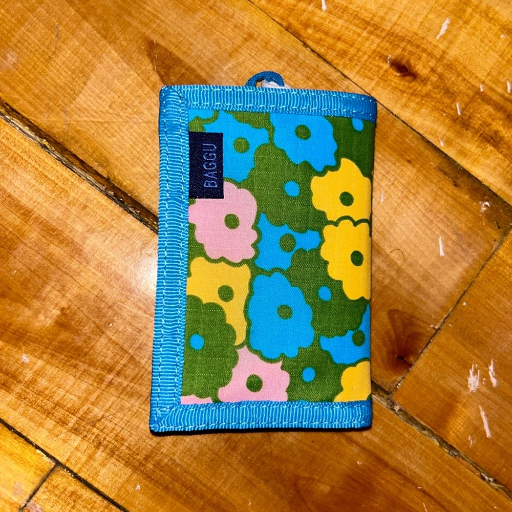 Brand new baggu wallet never used
